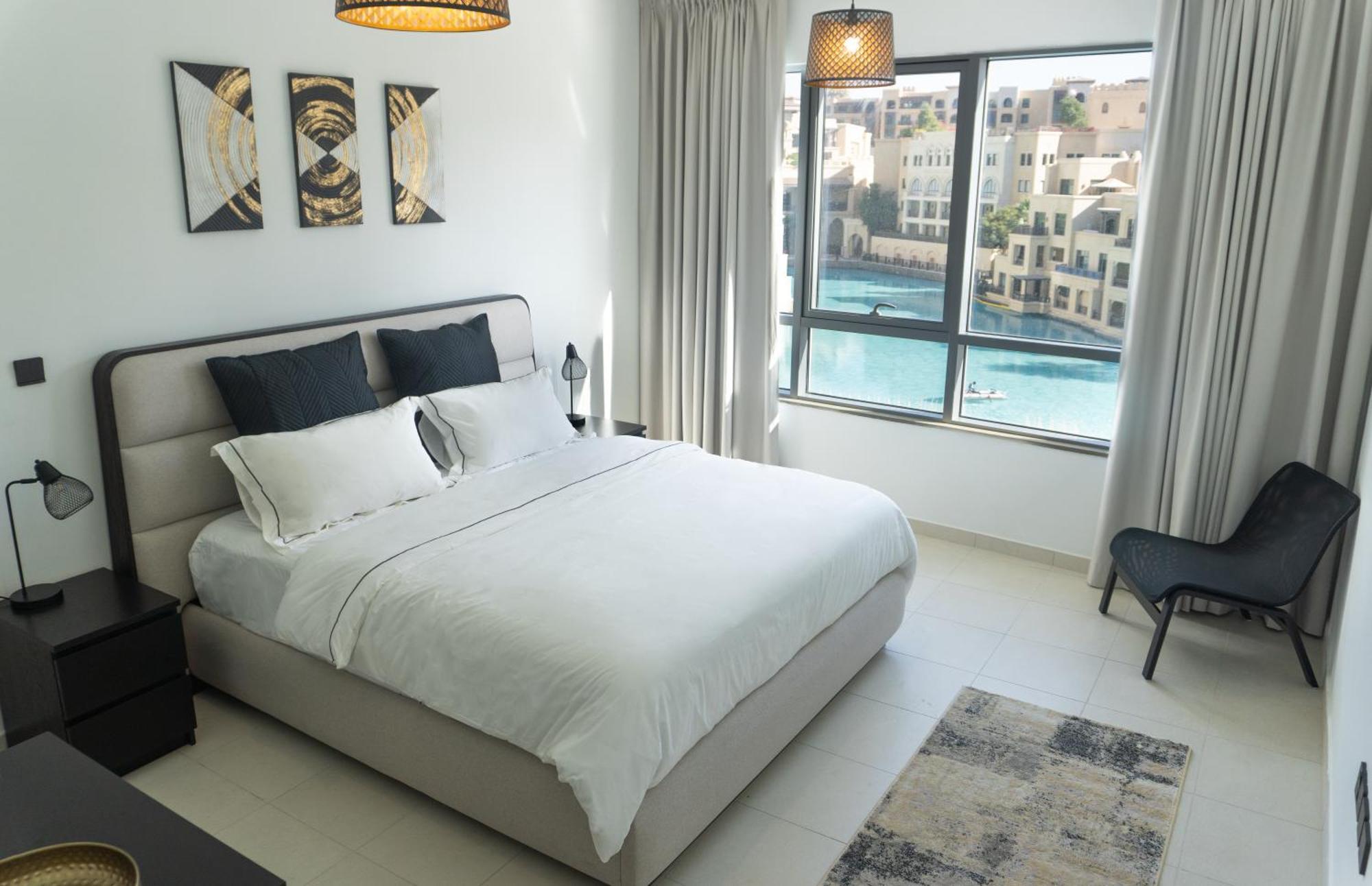 Appartement Downtown Oasis, Burj Khalifa Views, Luxury Amenities à Dubaï Extérieur photo