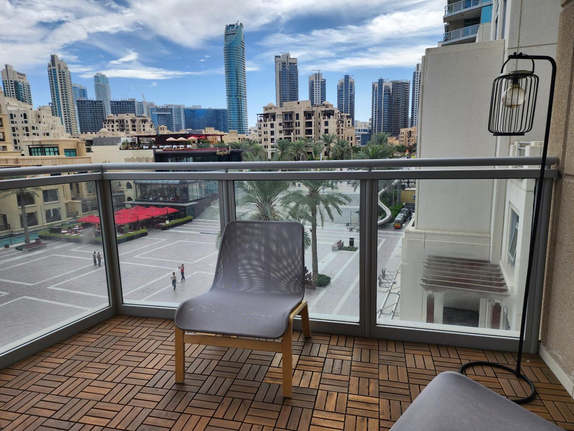 Appartement Downtown Oasis, Burj Khalifa Views, Luxury Amenities à Dubaï Extérieur photo