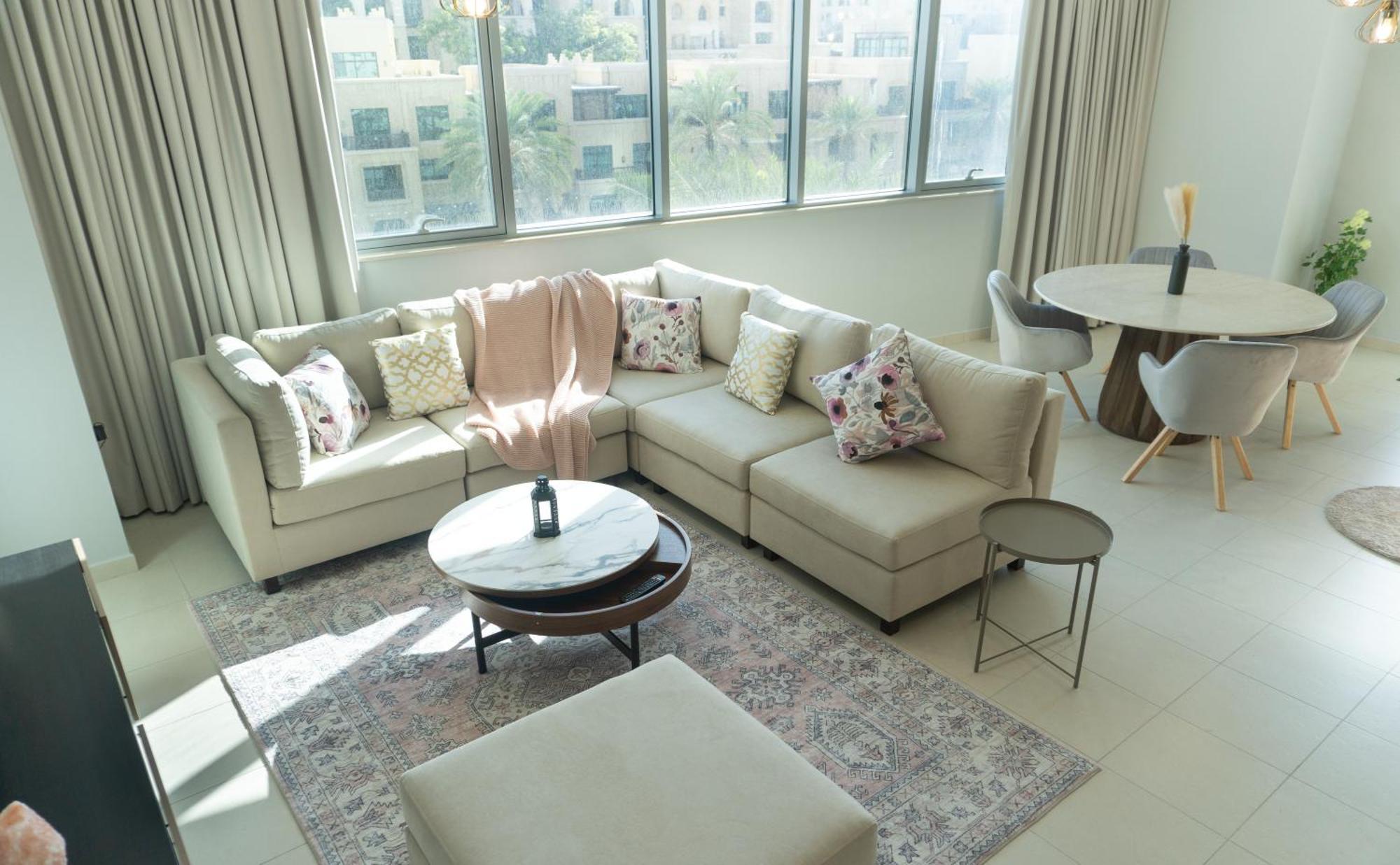 Appartement Downtown Oasis, Burj Khalifa Views, Luxury Amenities à Dubaï Extérieur photo