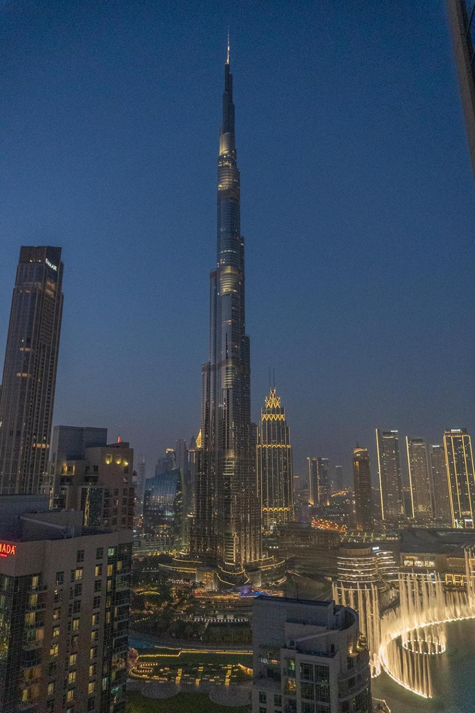 Appartement Downtown Oasis, Burj Khalifa Views, Luxury Amenities à Dubaï Extérieur photo
